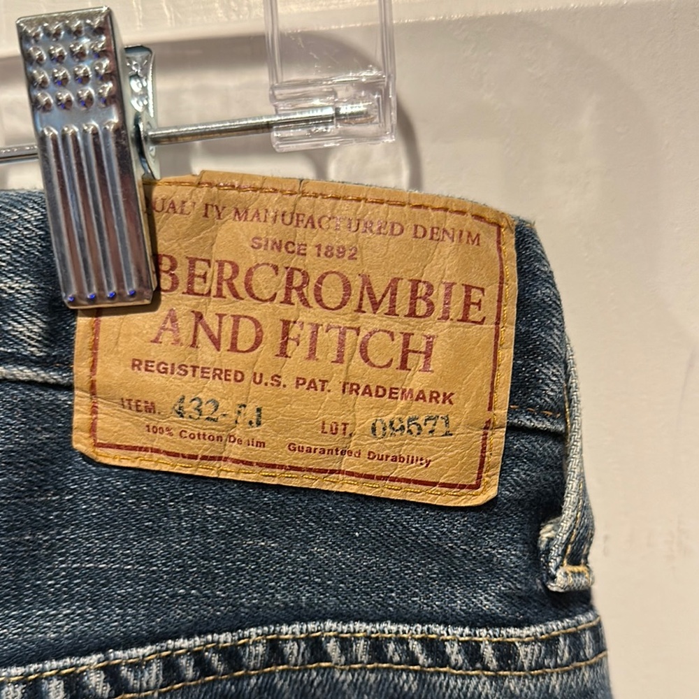 Abercrombie & Fitch Men's 1892 Blue Flare Jeans with zippered front 30x32 - Picture 9 of 11